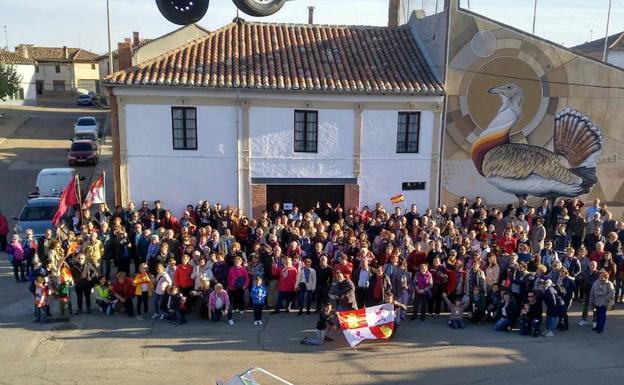 Participantes en el I Encuentro de la Asociación de Municipios Comunidad Viva de Castilla y León, que fue en Villaherreros. 