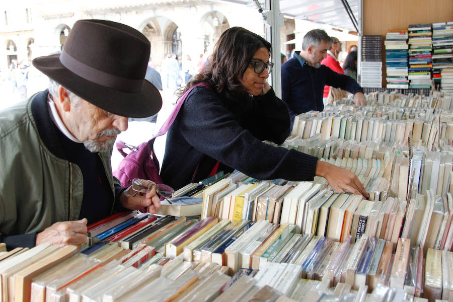 Fotos: Salamanca abre su Feria del Libro Antiguo y de Ocasión