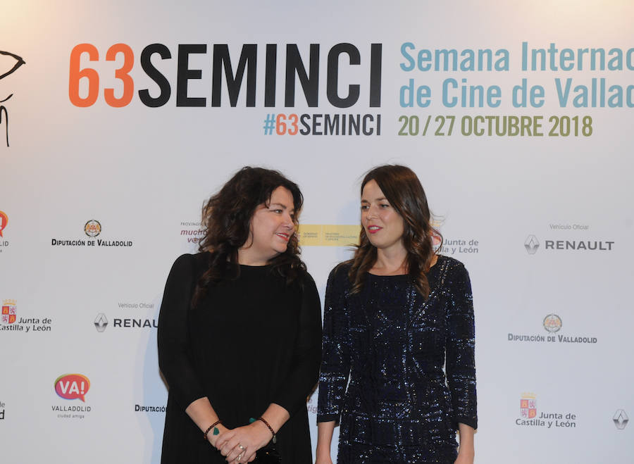 Los asistentes a la 63 Semana Internacional de Cine de Valladolid posan ante las cámaras en la jornada inaugural del festival