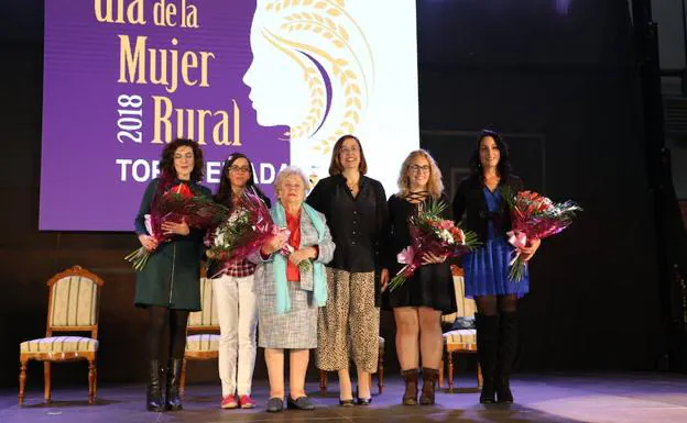 La presidenta de la Diputación, Ángeles Armisén, en el Día de la Mujer Rural de Torquemada. 