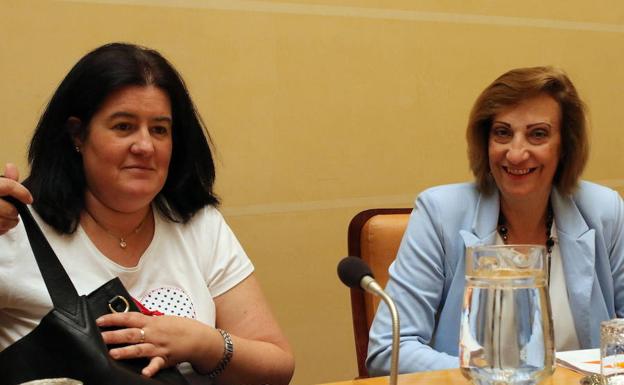 Miriam Sanz (izq.) y María José García Orejana, de Ciudadanos en el Ayuntamiento de Segovia. 