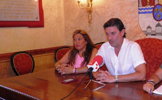 Beatriz Marcos junto a José Luis Vázquez. 