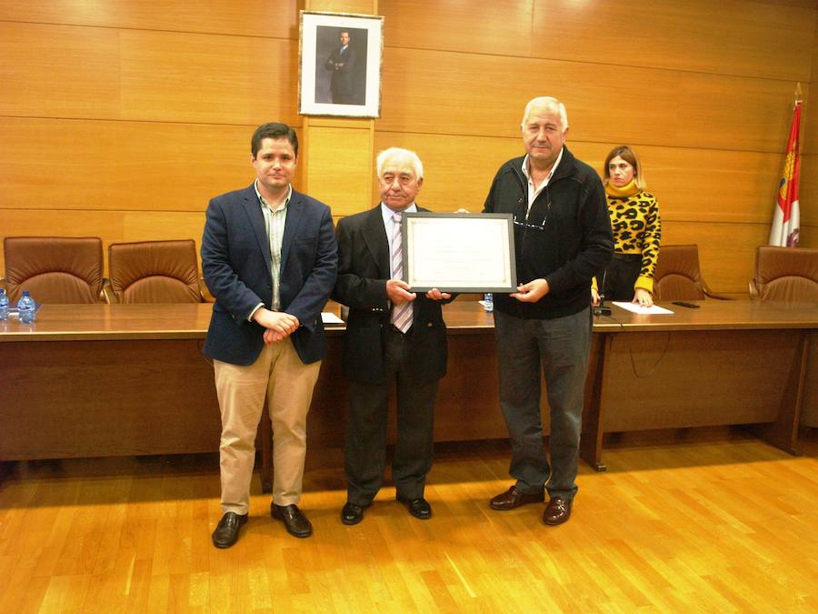 Fotos: Concesión titulo Hijo Predilecto de la Villa de Íscar a Joaquín Maldonado Macanaz