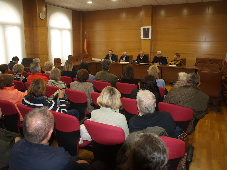 Fotos: Concesión titulo Hijo Predilecto de la Villa de Íscar a Joaquín Maldonado Macanaz