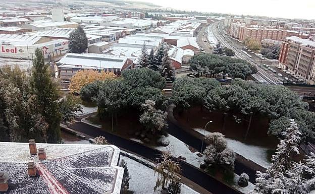 La nevada se deja notar en Palencia. 