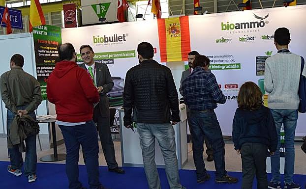 Expositor de Bioammo en una anterior presencia de la firma en una feria internacional. 