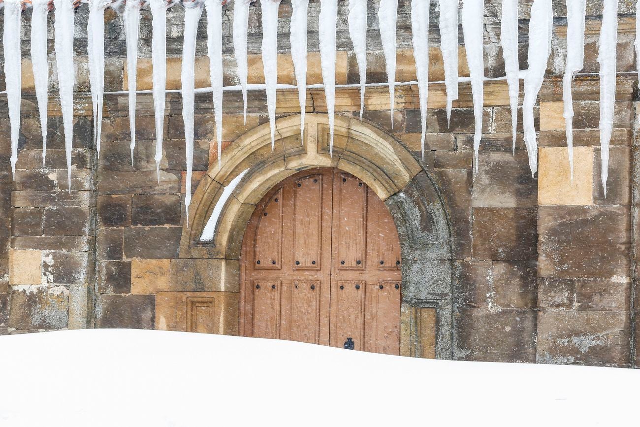 Protección Civil alerta de que el actual frente tormentoso aún será visible con lluvia, viento y nevadas a lo largo de las próximas horas | León sigue en alerta amarilla y con complicaciones en el tráfico rodado y ferroviario