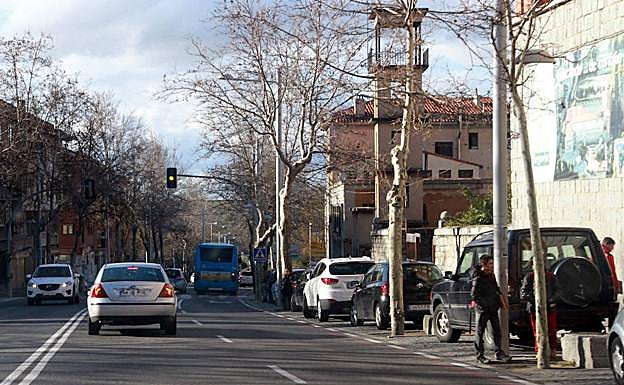 Avenida Padre Claret, cerca de la confluencia con la calle Cañuelos. 