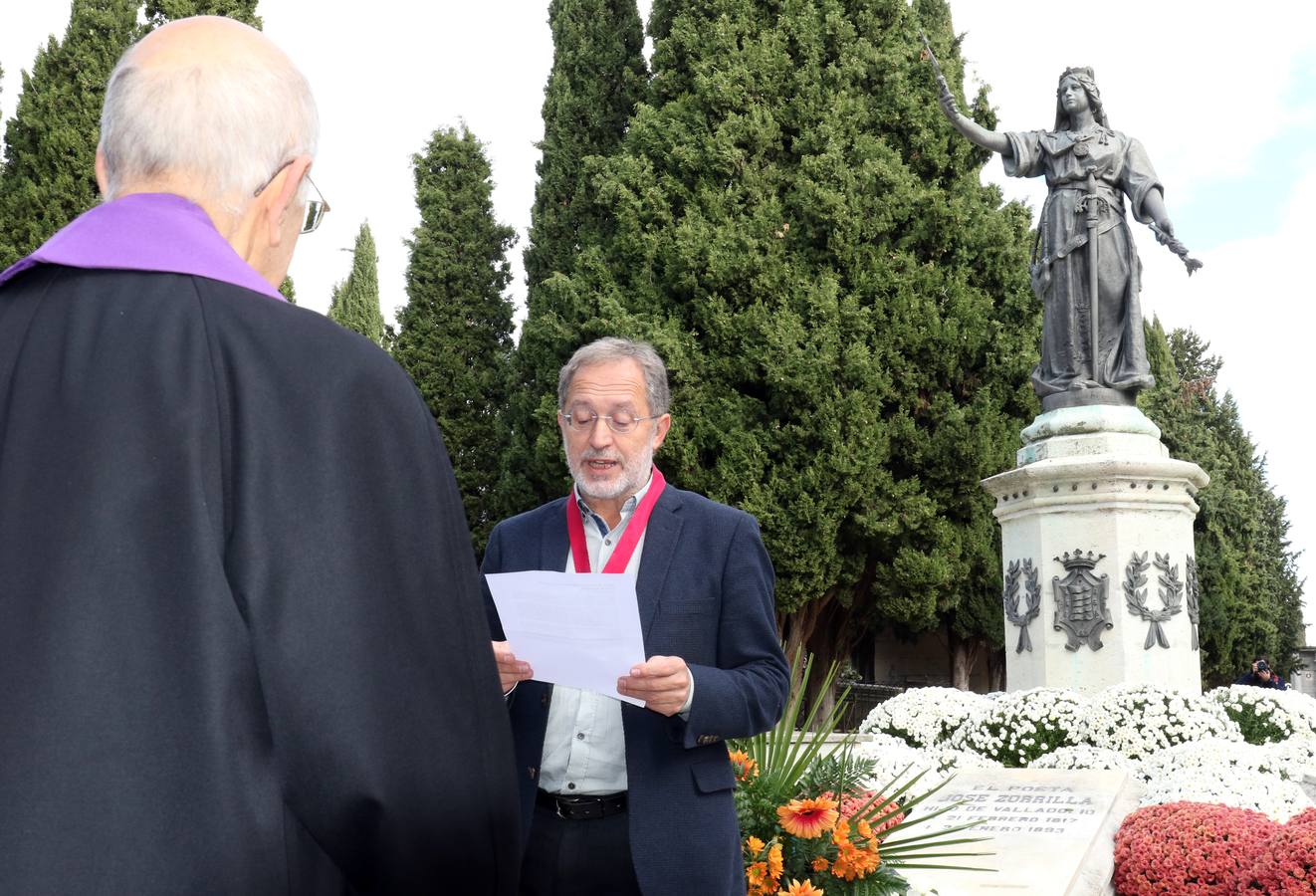 Fotos: Día de Todos los Santos en el cementerio de El Carmen de Valladolid