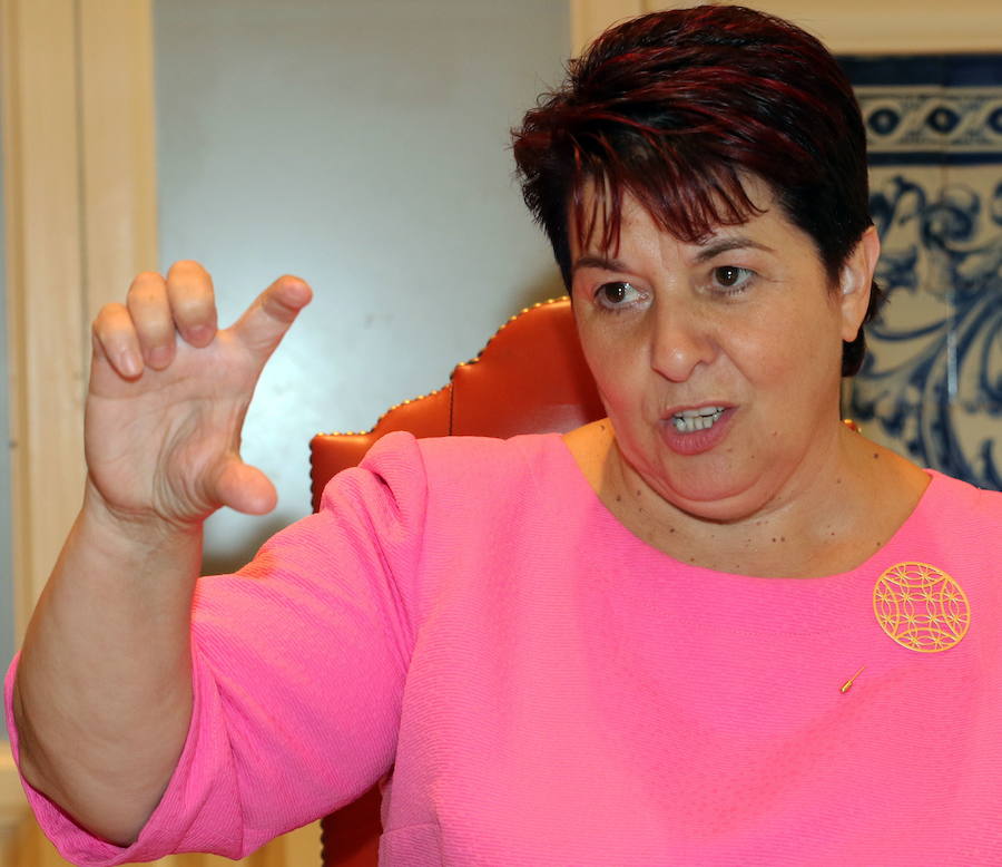 Clara Luquero, alcaldesa de Segovia, durante una entrevista. 
