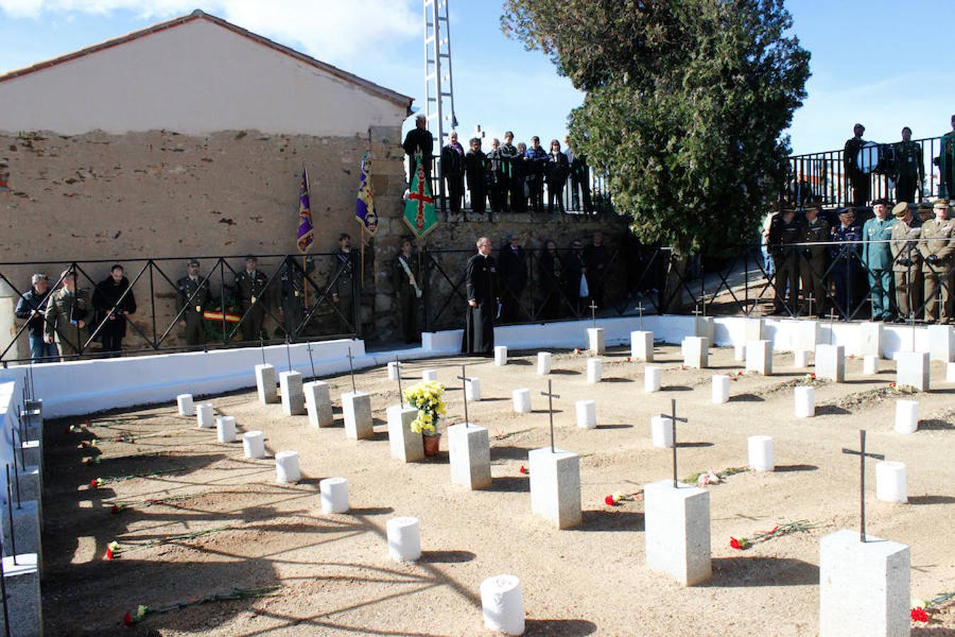 Fotos: Actos de homenaje con motivo del Día de los Caídos