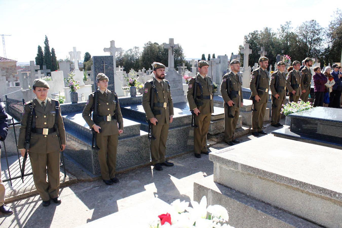 Fotos: Actos de homenaje con motivo del Día de los Caídos