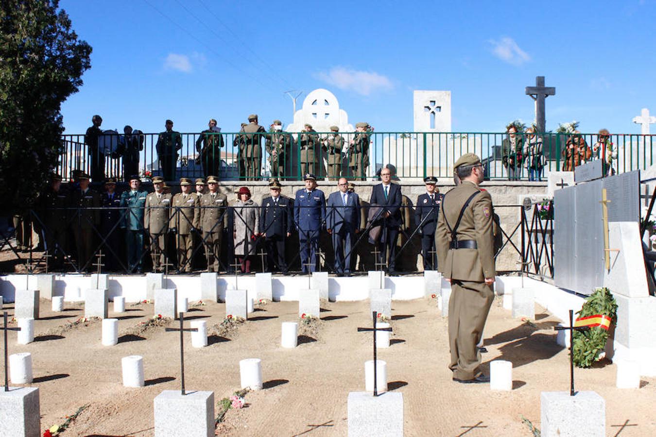 Fotos: Actos de homenaje con motivo del Día de los Caídos