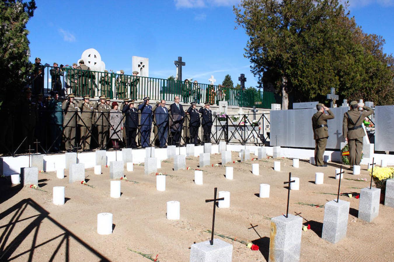 Fotos: Actos de homenaje con motivo del Día de los Caídos