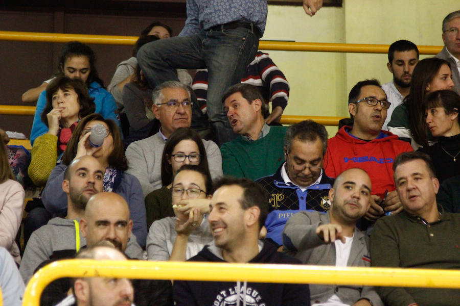 Fotos: La Antigua CB Tormes encaja su primera derrota en casa