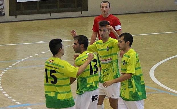 Jugadores del Mariano Rico celebran un gol en un anterior partido.