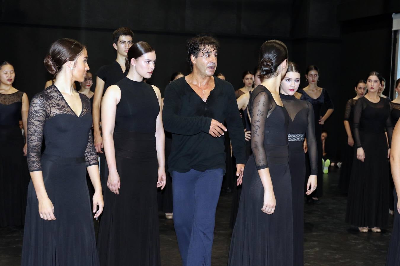 Fotos: Clase magistral con el bailarín Antonio Mázquez en la Escuela de Danza de Valladolid