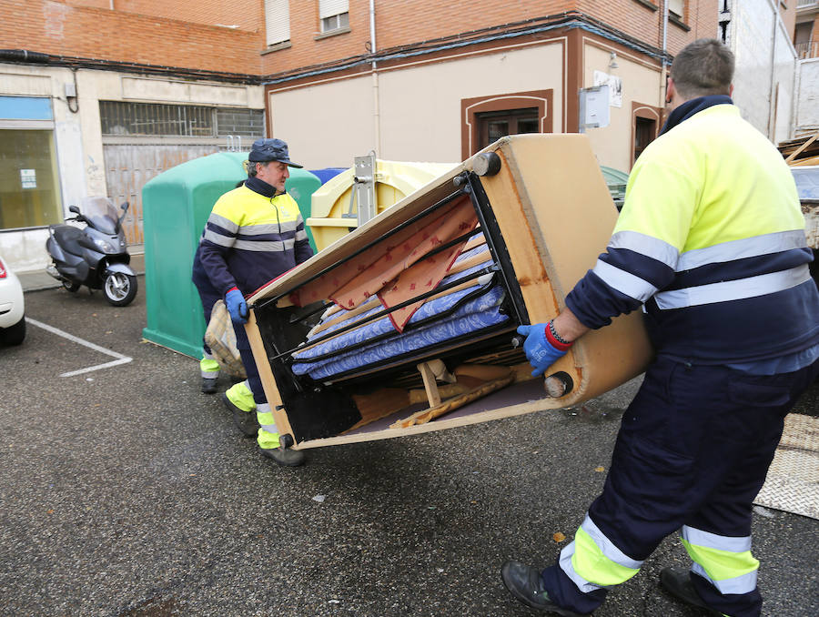 Fotos: Recogida de enseres en Palencia