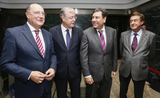 Galería. Carriedo junto al presidente de APD en Castilla y León, el alcalde de Léon y el concejal de Empleo. 
