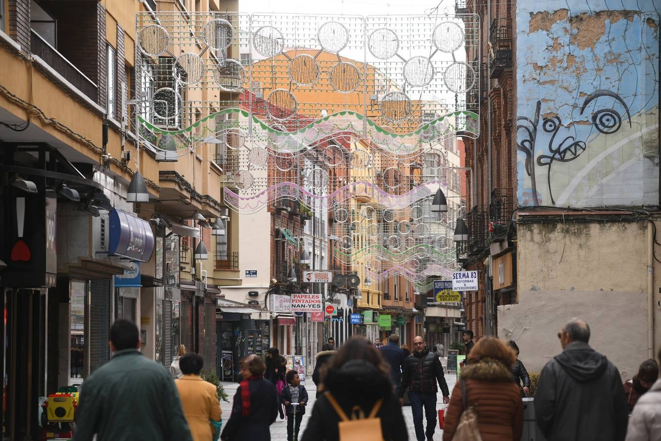 Fotos: Comienza la instalación de las luces de Navidad en Valladolid