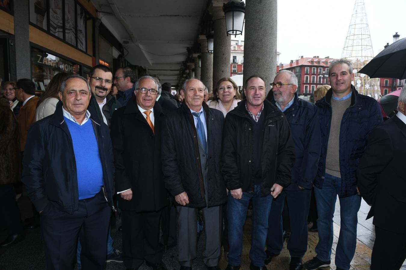 Fotos: Asistentes al acto del Día de la Provincia, en el Teatro Zorrilla de Valladolid