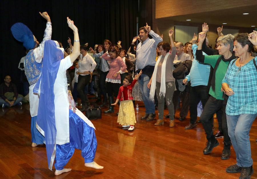 Fotos: La Casa de la India en Valladolid celebra el año nuevo hindú