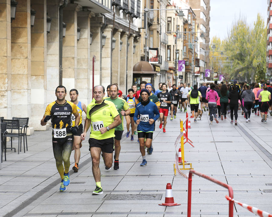 Fotos: Carrera-Marcha de El Norte de Castilla contra la violencia machista ( 1 )