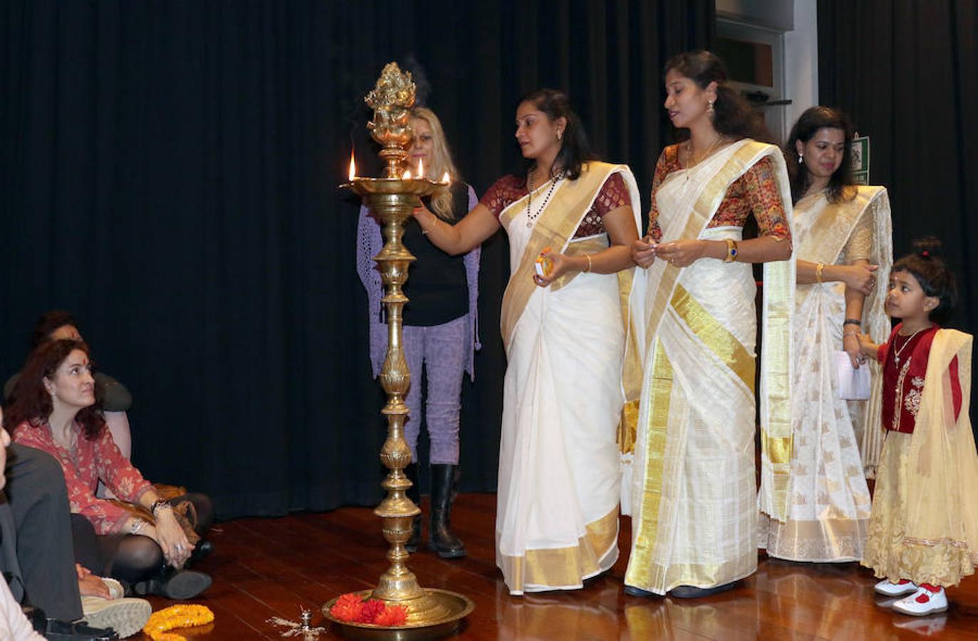 Fotos: La Casa de la India en Valladolid celebra el año nuevo hindú