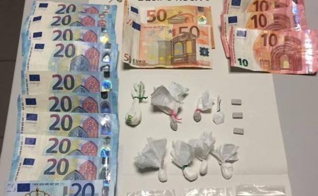 Droga y dinero intervenido por la Guardia Civil en La Cistérniga en 2017. 