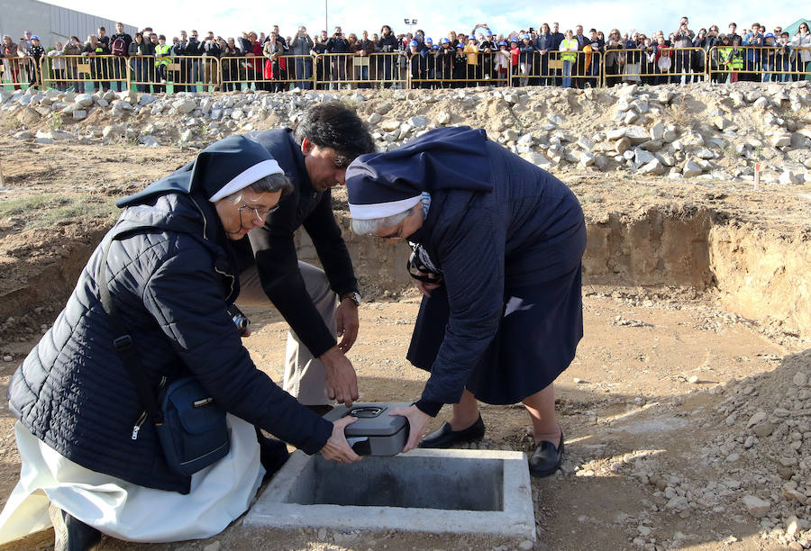 Fotos: Colocación de la primera piedra del colegio de las Madres Concepcionistas en La Lastrilla