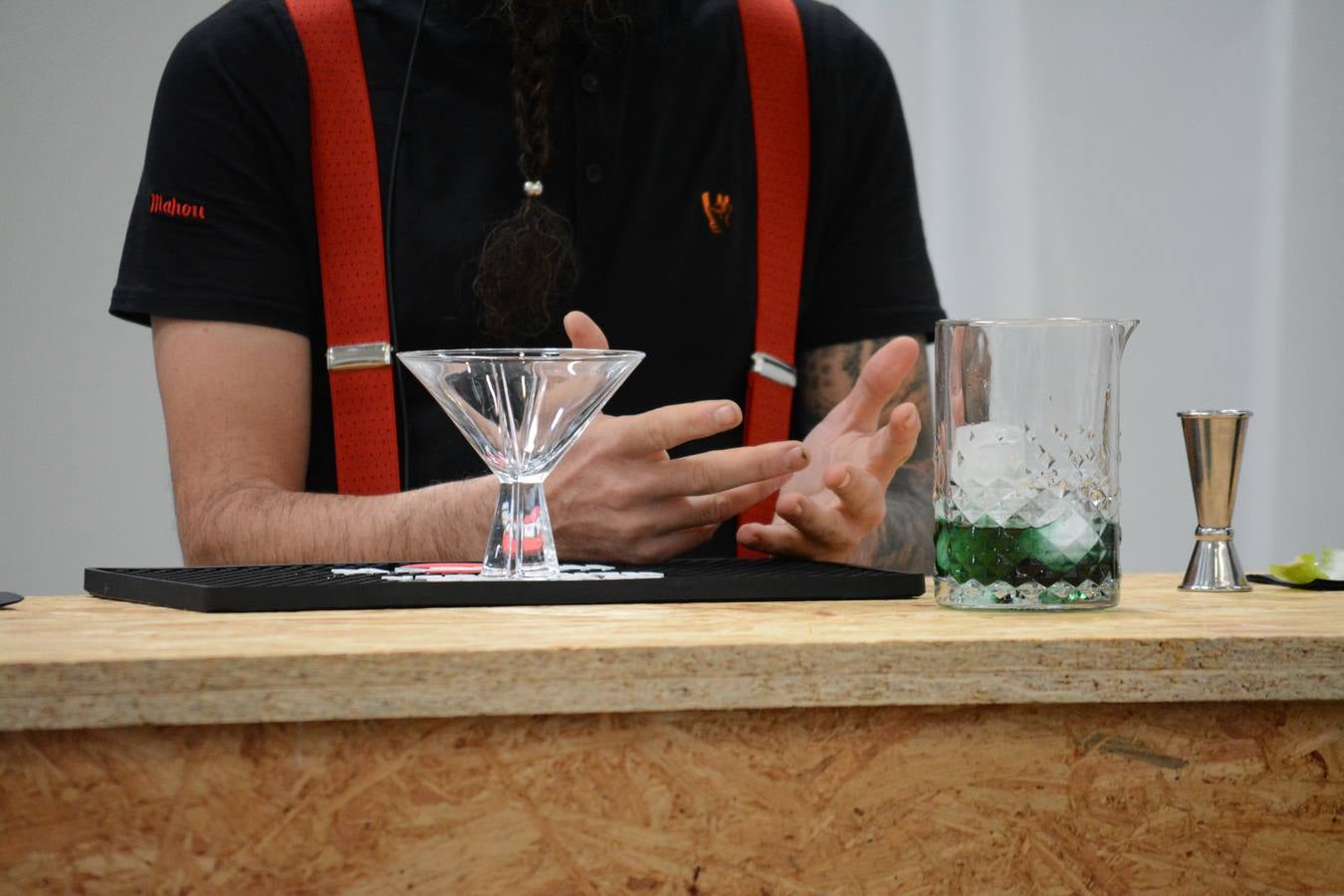 El establecimiento vallisoletano El Niño Perdido ha resultado ganador del primer premio tanto en el concurso provincial de Martinis como en el de Cócteles, mientras que Ambivium, situado en Peñafiel, se ha llevado el de mejor Combinado