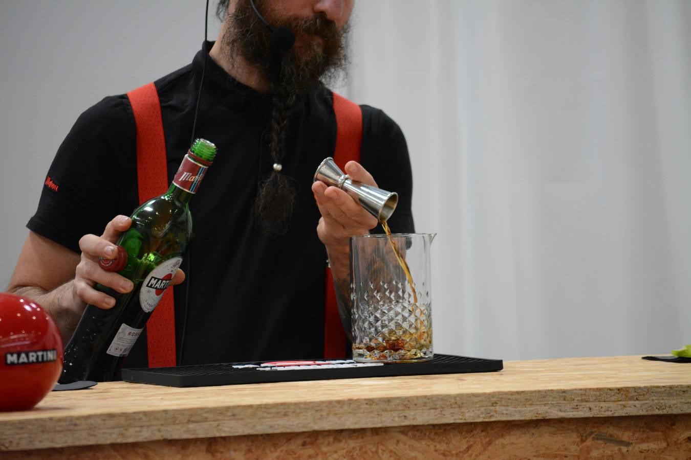 El establecimiento vallisoletano El Niño Perdido ha resultado ganador del primer premio tanto en el concurso provincial de Martinis como en el de Cócteles, mientras que Ambivium, situado en Peñafiel, se ha llevado el de mejor Combinado