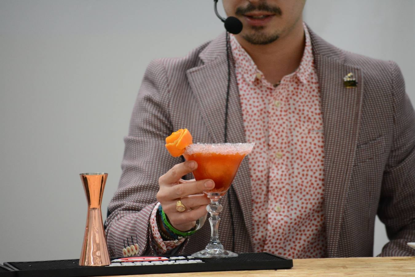 El establecimiento vallisoletano El Niño Perdido ha resultado ganador del primer premio tanto en el concurso provincial de Martinis como en el de Cócteles, mientras que Ambivium, situado en Peñafiel, se ha llevado el de mejor Combinado
