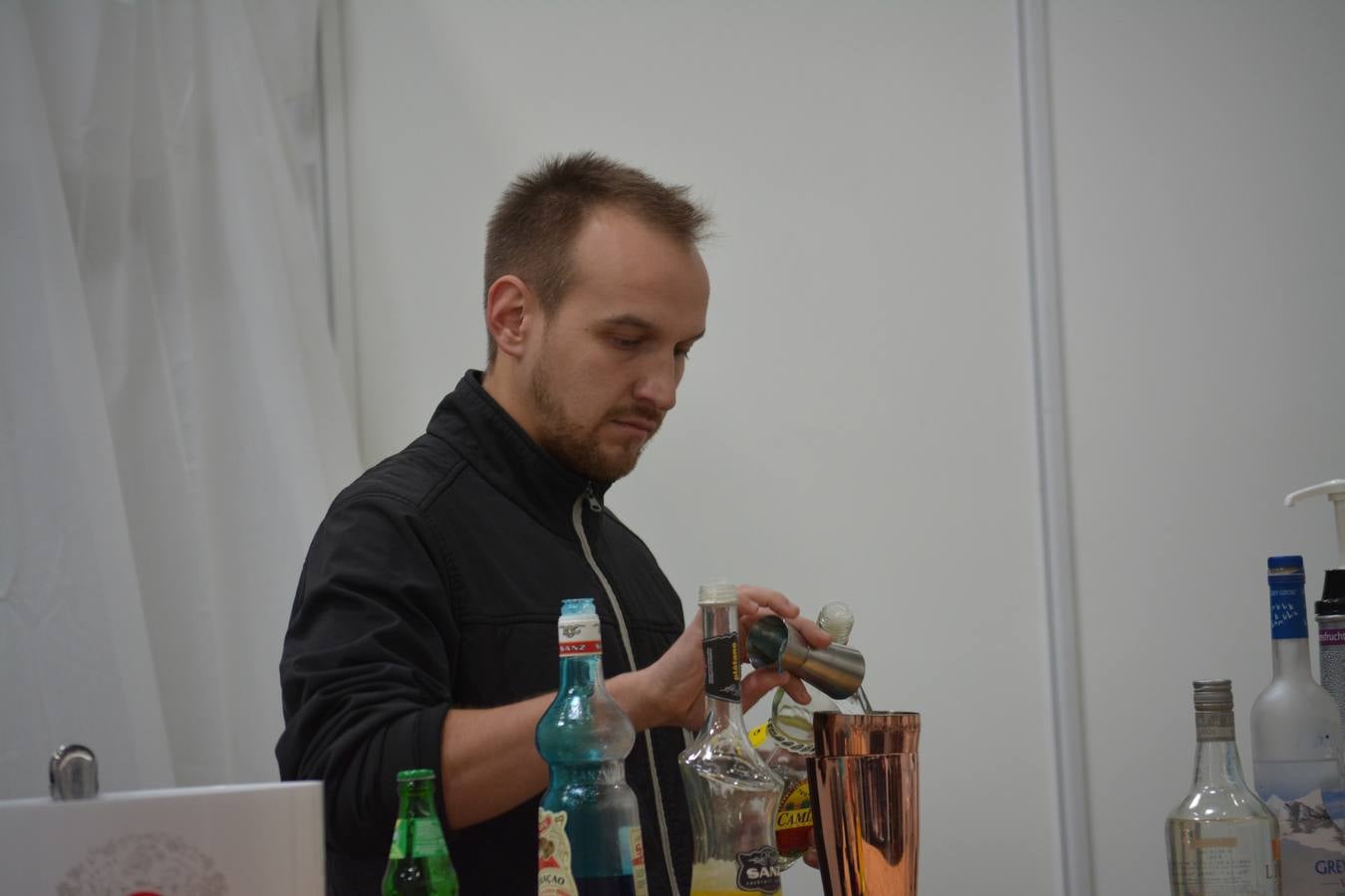 El establecimiento vallisoletano El Niño Perdido ha resultado ganador del primer premio tanto en el concurso provincial de Martinis como en el de Cócteles, mientras que Ambivium, situado en Peñafiel, se ha llevado el de mejor Combinado