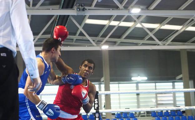 Steven Diego Sampo, en su combate con el italiano Mouhiidine. 