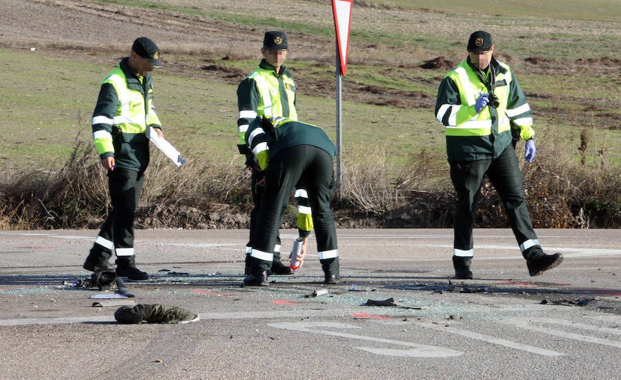 Fotos: Un muerto y tres heridos en un accidente en Cuéllar