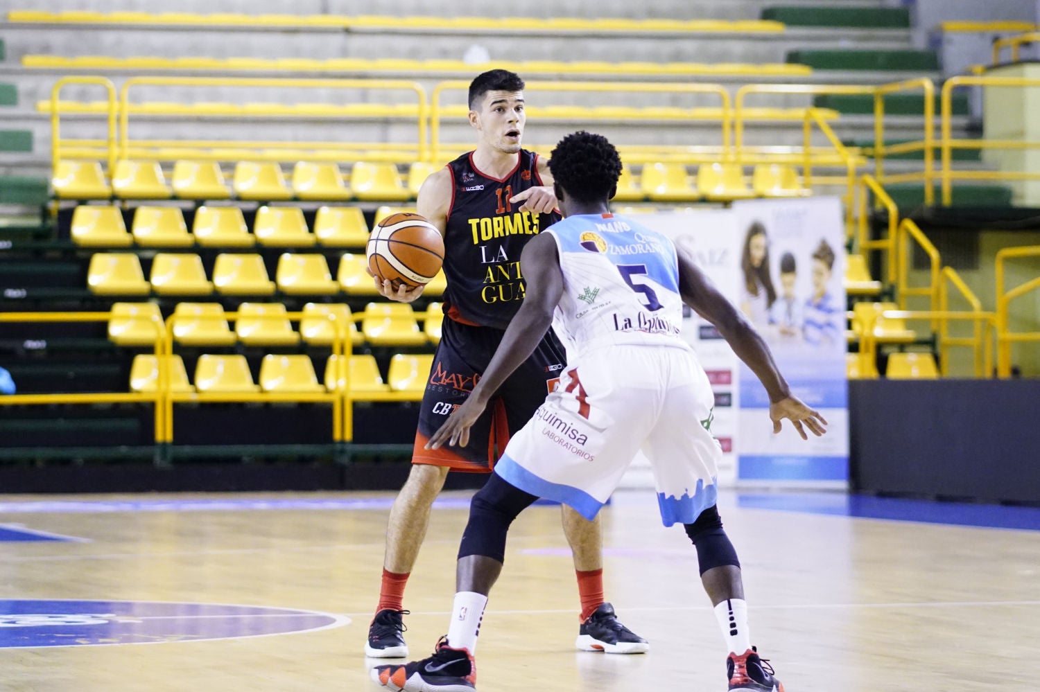 El equipo salmantino logra una gran remontada final para forzar la prórroga y vencer después al líder de la Liga