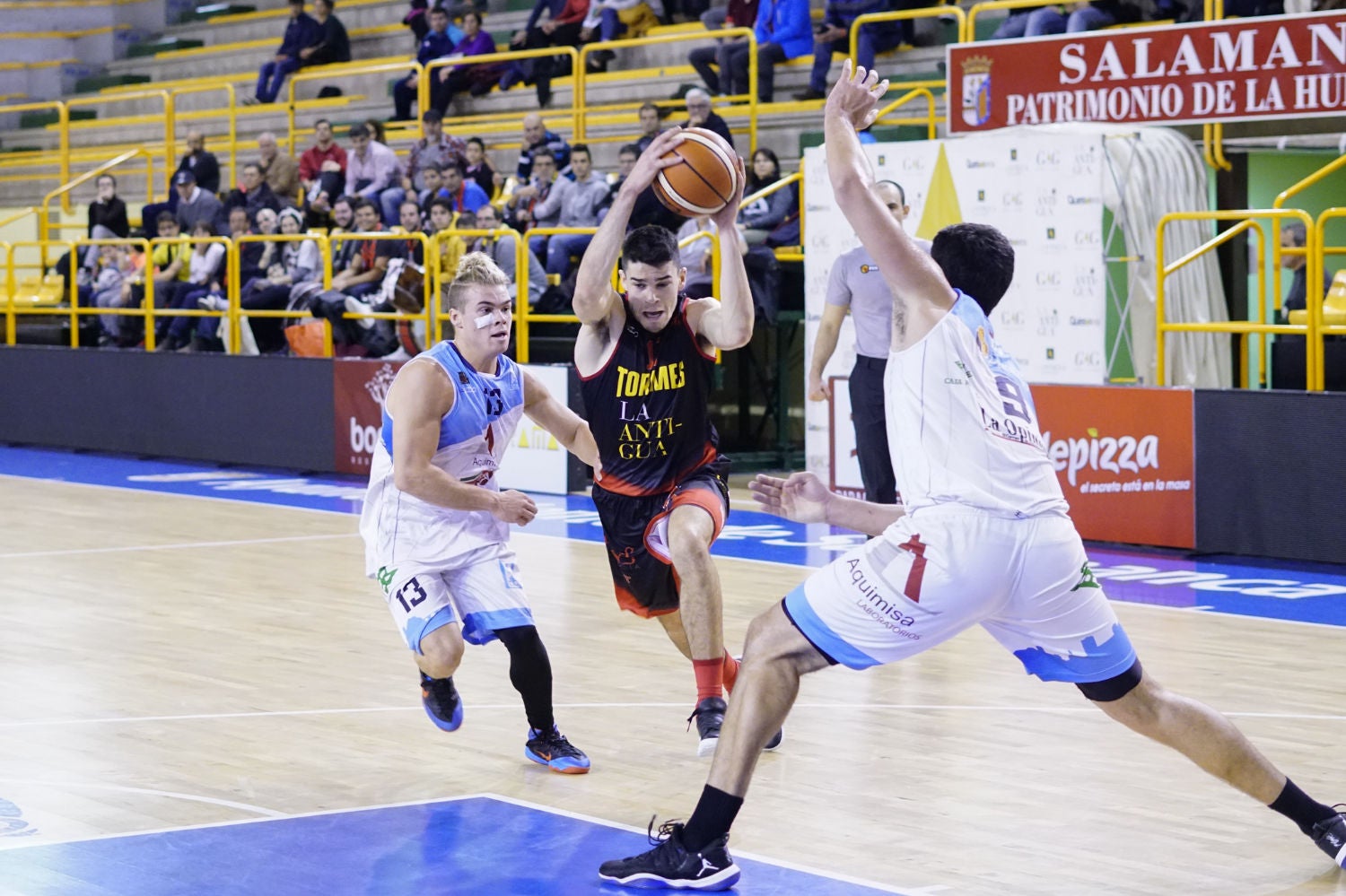 El equipo salmantino logra una gran remontada final para forzar la prórroga y vencer después al líder de la Liga