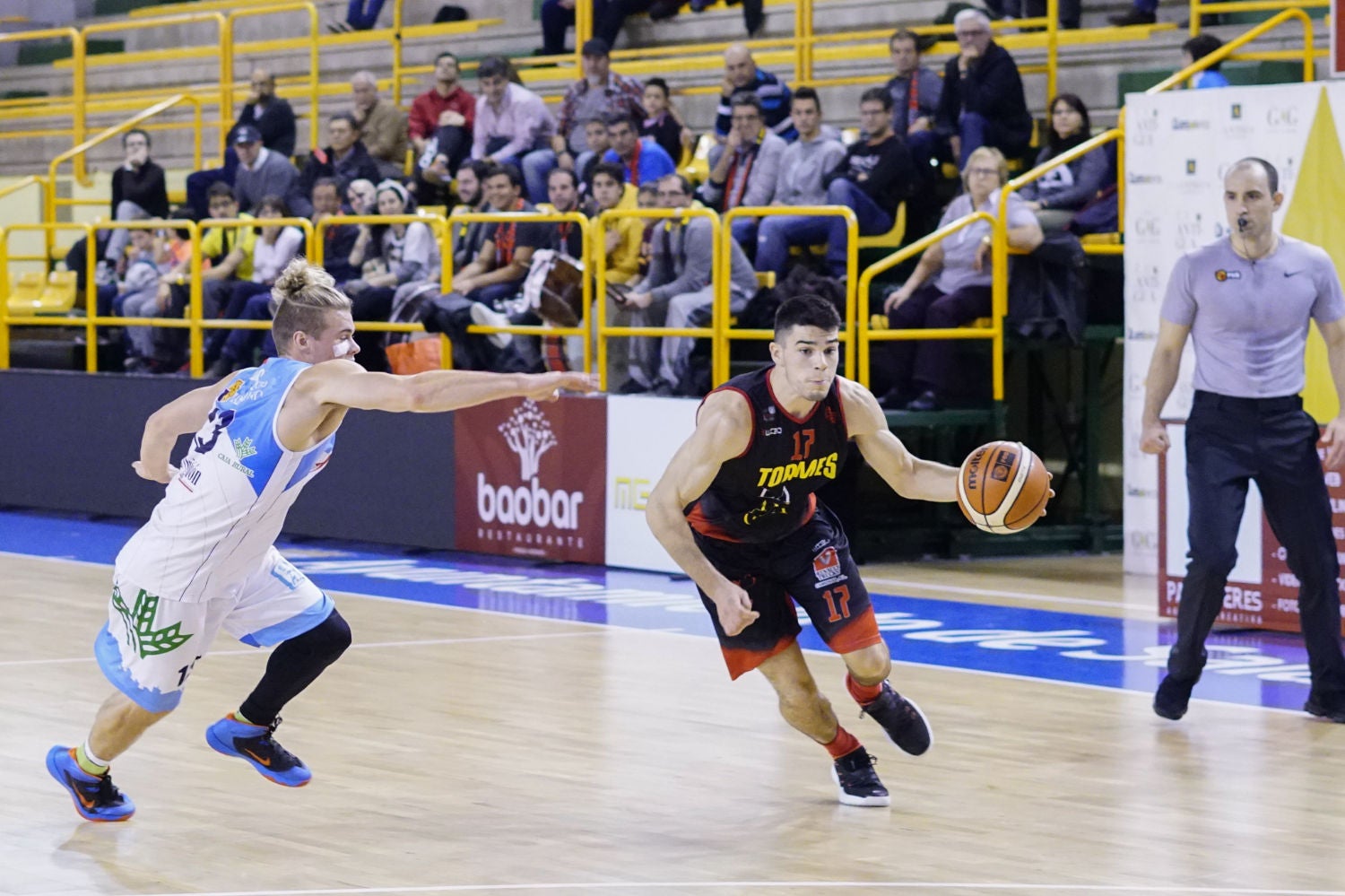 El equipo salmantino logra una gran remontada final para forzar la prórroga y vencer después al líder de la Liga