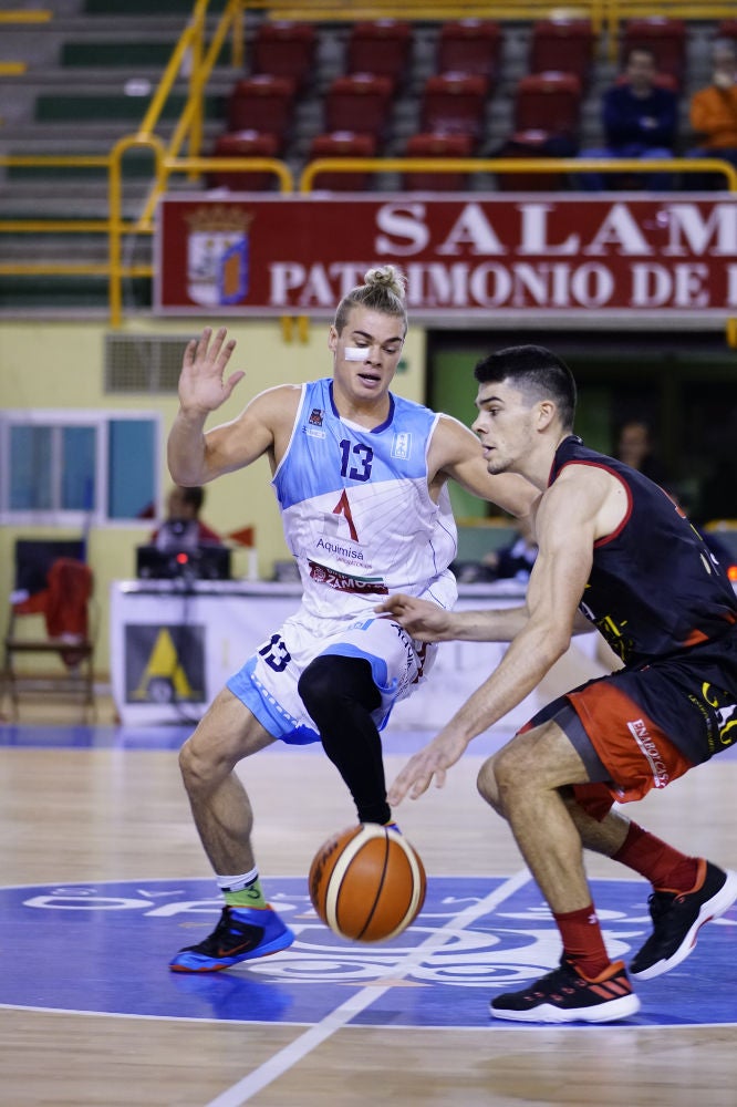 El equipo salmantino logra una gran remontada final para forzar la prórroga y vencer después al líder de la Liga