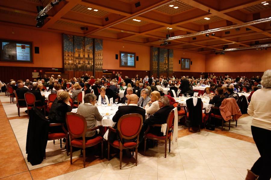 Fotos: Multitudinaria cena de cientos de capistas llegados de toda España en Salamanca