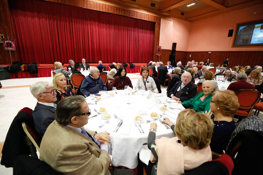 Fotos: Multitudinaria cena de cientos de capistas llegados de toda España en Salamanca