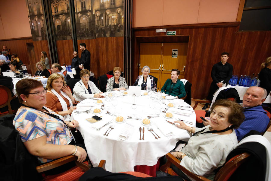 Fotos: Multitudinaria cena de cientos de capistas llegados de toda España en Salamanca