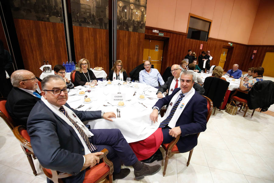 Fotos: Multitudinaria cena de cientos de capistas llegados de toda España en Salamanca