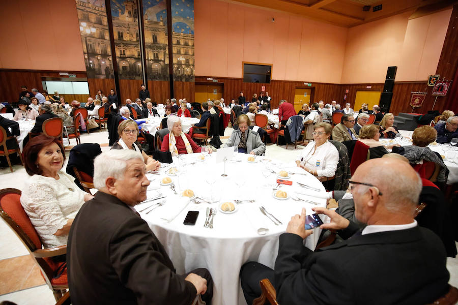 Fotos: Multitudinaria cena de cientos de capistas llegados de toda España en Salamanca