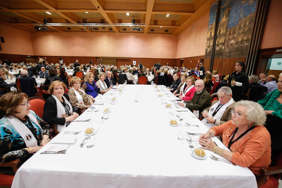 Fotos: Multitudinaria cena de cientos de capistas llegados de toda España en Salamanca