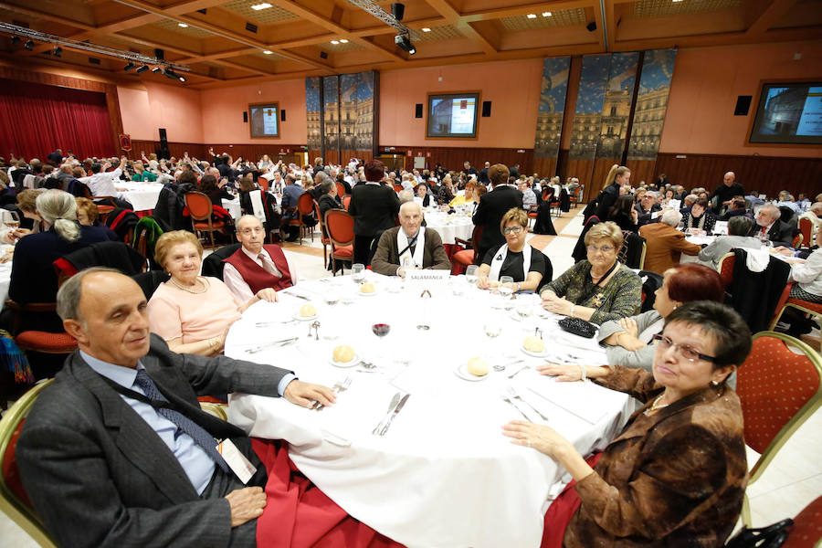Fotos: Multitudinaria cena de cientos de capistas llegados de toda España en Salamanca