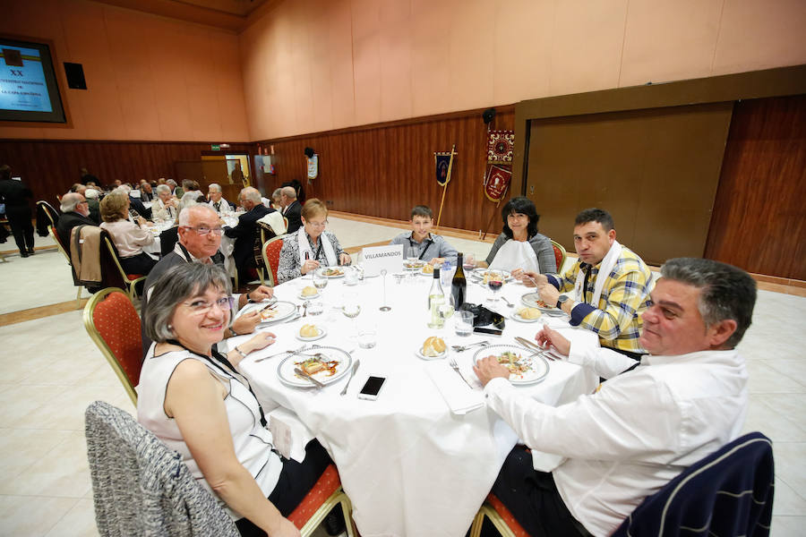 Fotos: Multitudinaria cena de cientos de capistas llegados de toda España en Salamanca