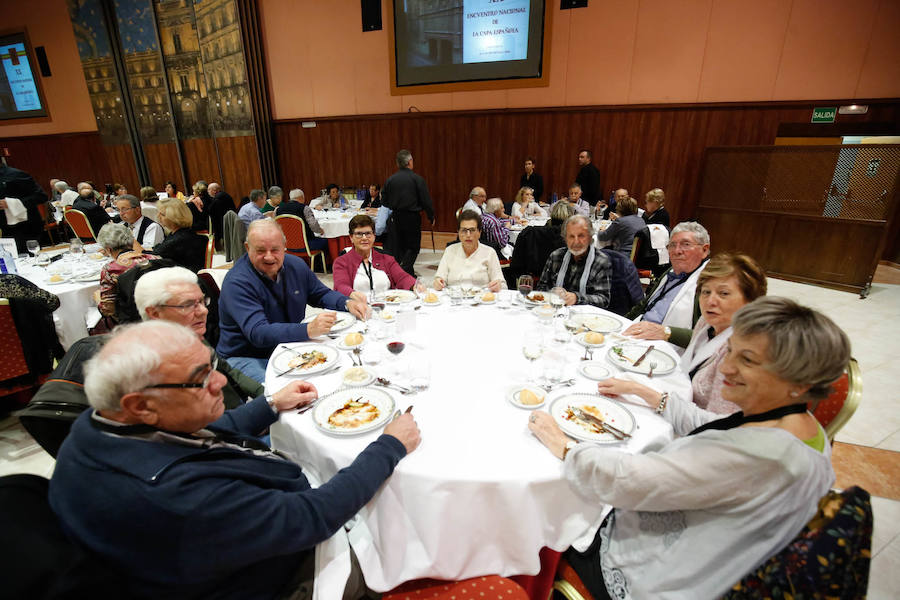 Fotos: Multitudinaria cena de cientos de capistas llegados de toda España en Salamanca
