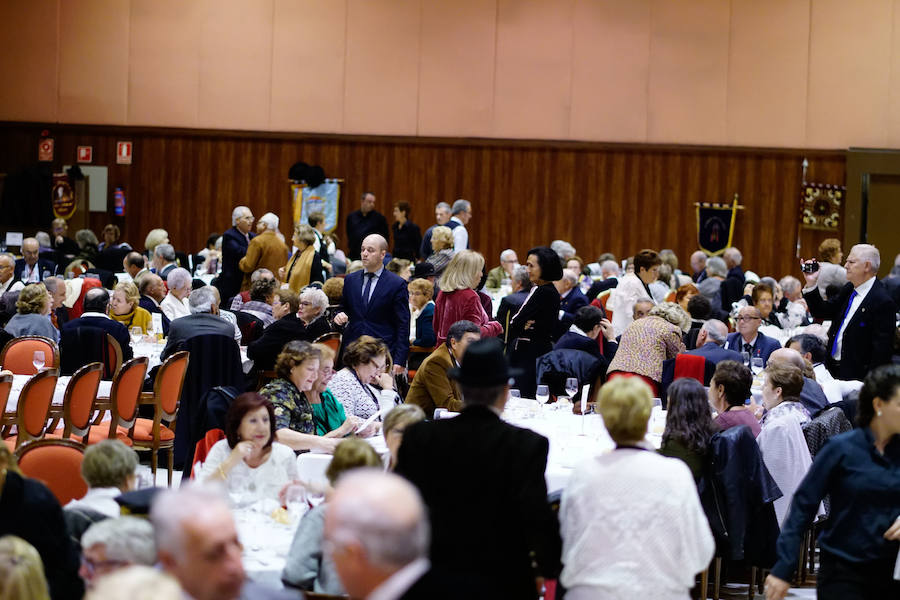 Fotos: Multitudinaria cena de cientos de capistas llegados de toda España en Salamanca